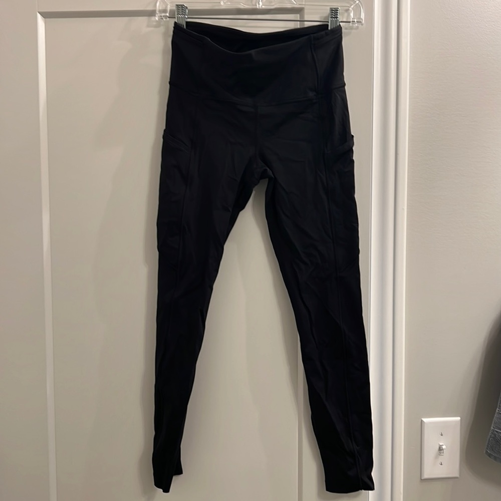 Black Lululemon tights